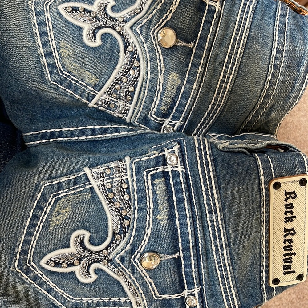 Rock Revival Womens Bambi Capri Jeans Blue Stretch light Wash Low Rise size 28.